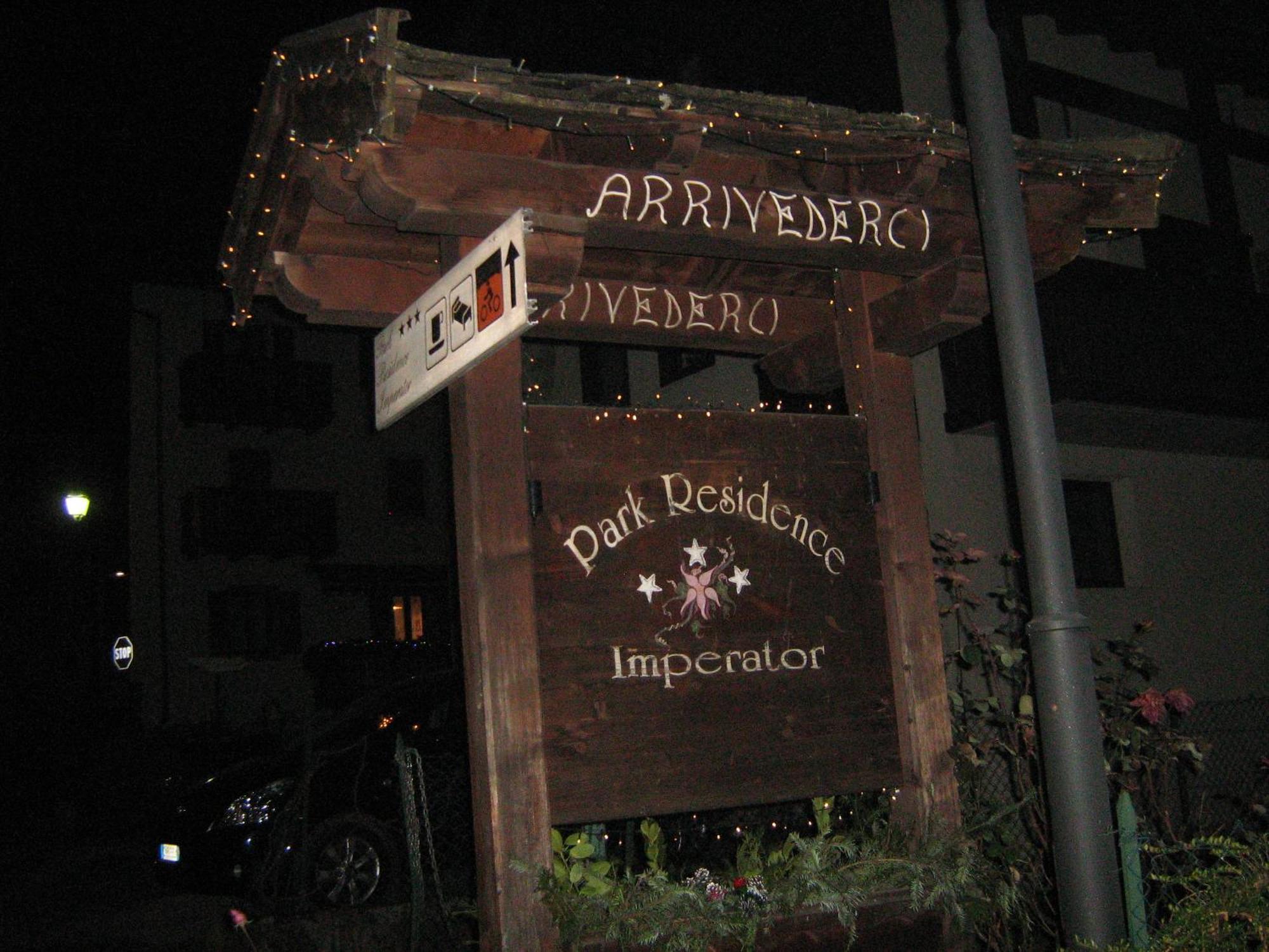 Park Residence Imperator Carisolo Luaran gambar
