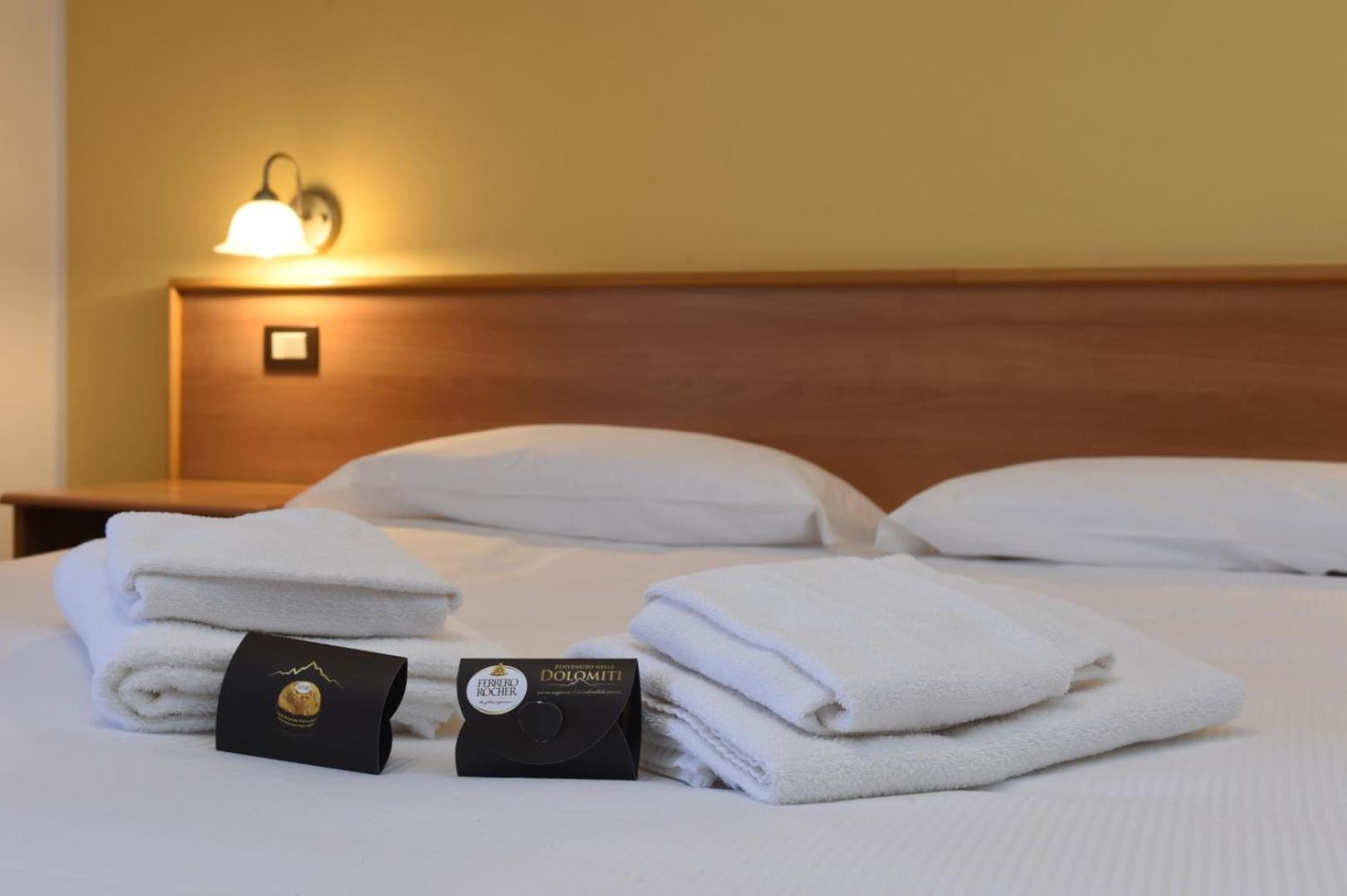 Park Residence Imperator Carisolo Luaran gambar