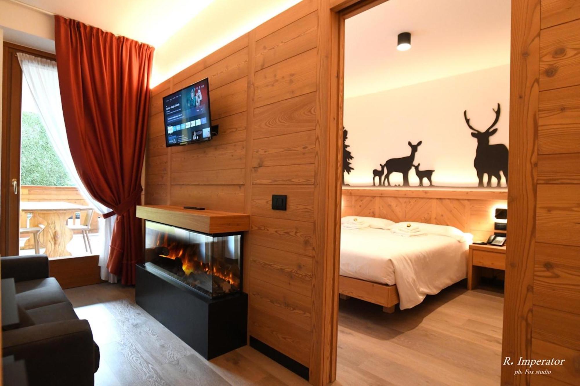 Park Residence Imperator Carisolo Luaran gambar