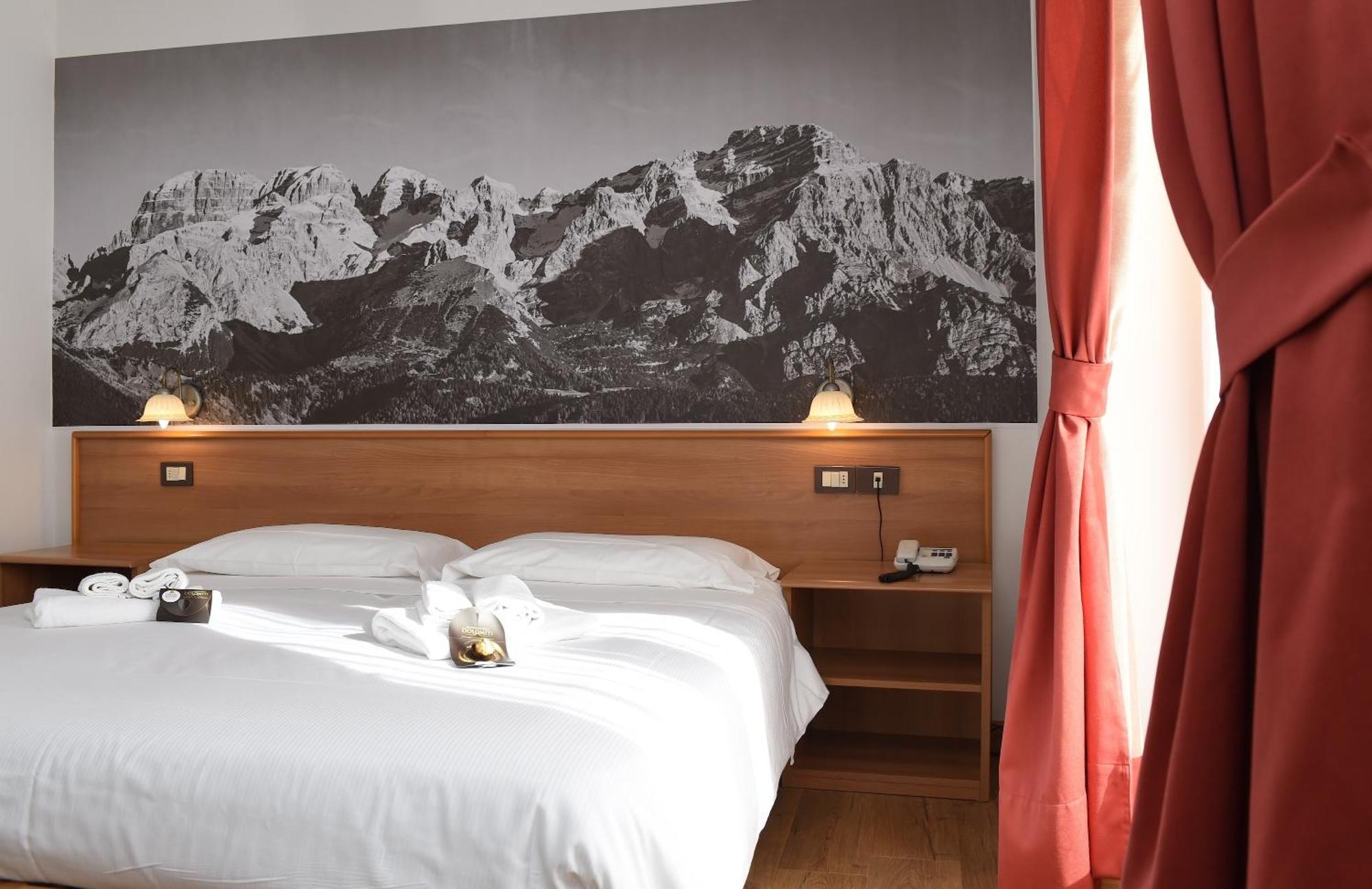 Park Residence Imperator Carisolo Luaran gambar