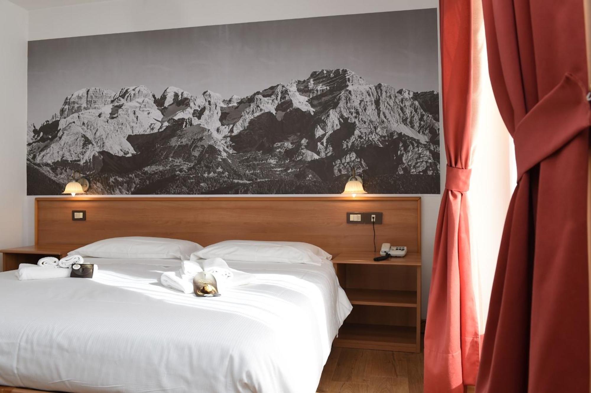 Park Residence Imperator Carisolo Luaran gambar