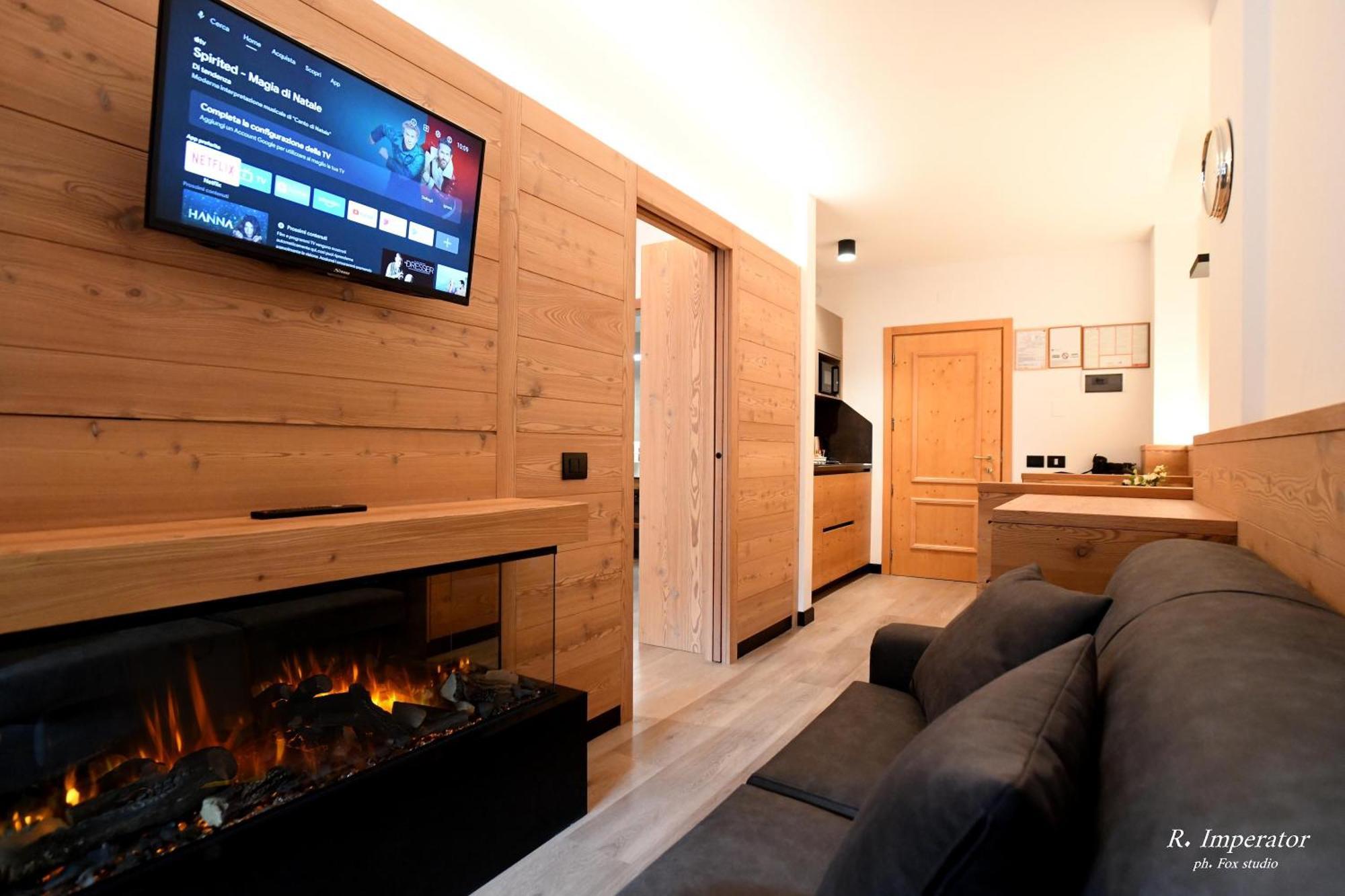 Park Residence Imperator Carisolo Luaran gambar