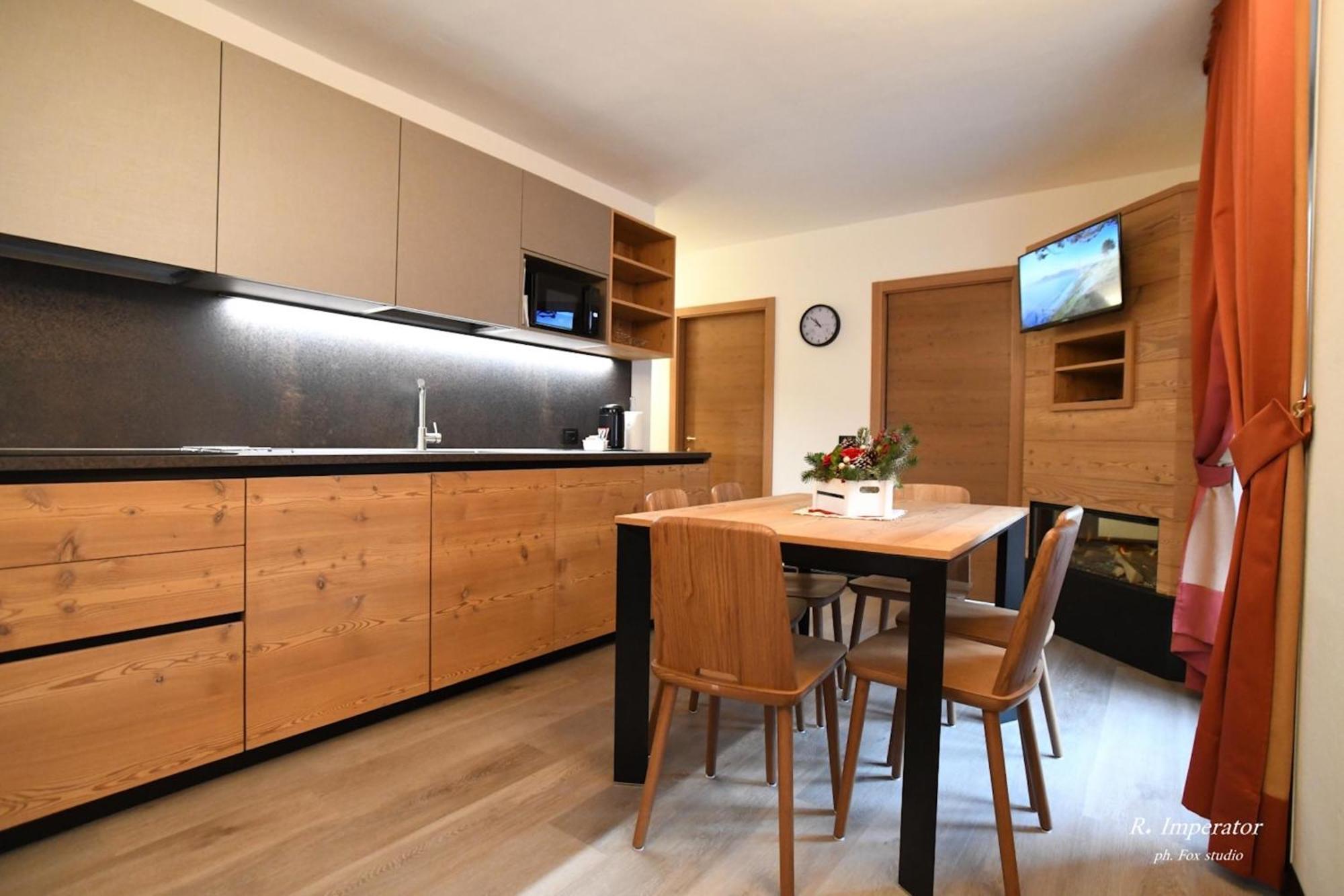 Park Residence Imperator Carisolo Luaran gambar