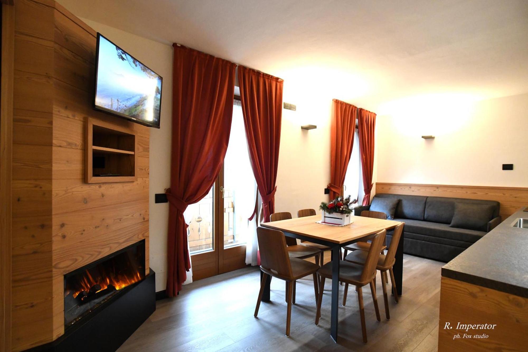 Park Residence Imperator Carisolo Luaran gambar